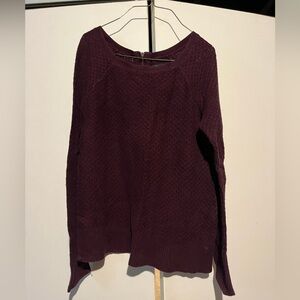 American Eagle maroon sweater